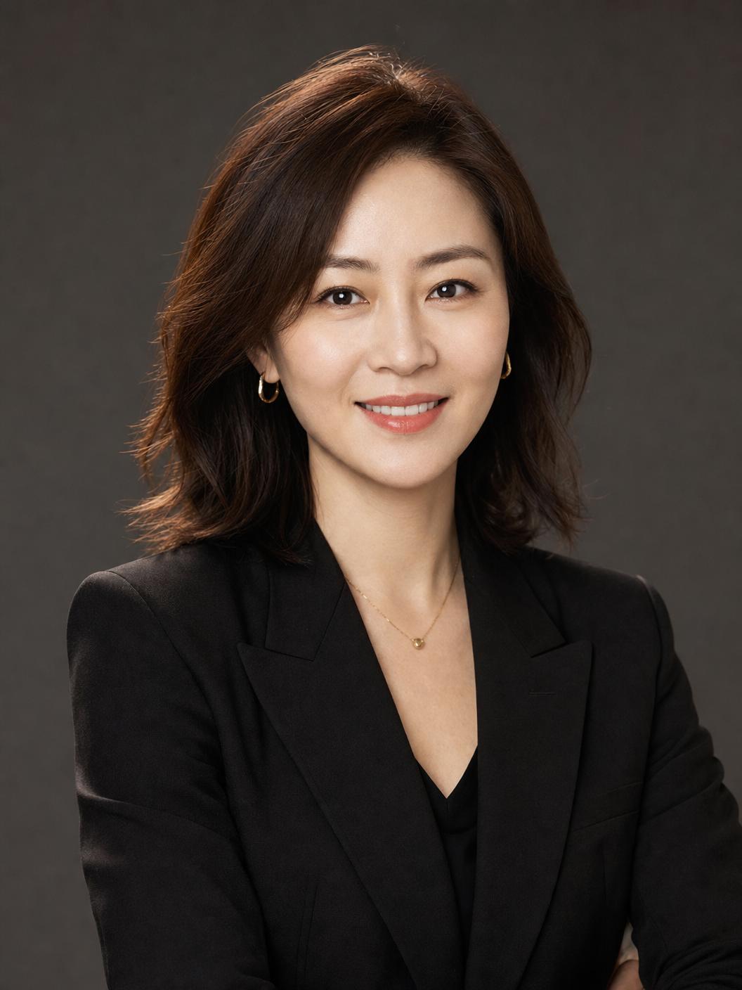 七天眼镜妹